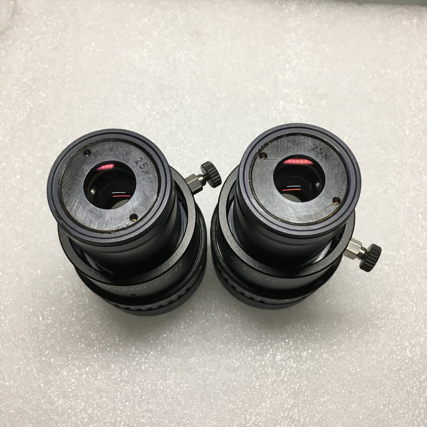 1 Pair of Leica 25x/9.5 microscope eyepieces 10445302