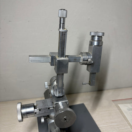 Narishige SM-11 3-Axis Mechanical Micromanipulator Stereotaxic MA-2 Base System