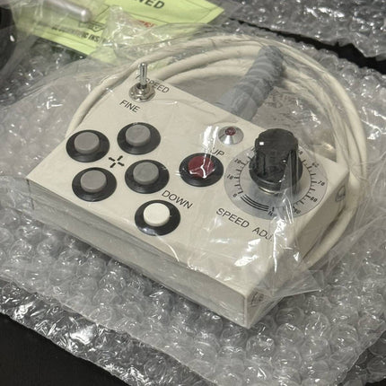 Narishige MM-80 Motorized 3-Axis Coarse/Fine Micromanipulator control panel with buttons and adjustment dial 