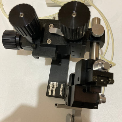 Narishige MNO-203 Three-Axis Oil Hydraulic Fine Micromanipulator & MN-4