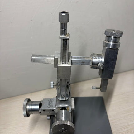 Narishige SM-11 3-Axis Mechanical Micromanipulator Stereotaxic MA-2 Base System