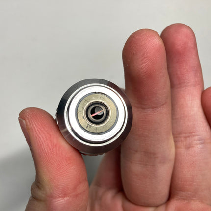 Nikon Objective Hoffman Objective MC2 20x HMC 0.4 160/0-2 RMS showing lens interior with optical details