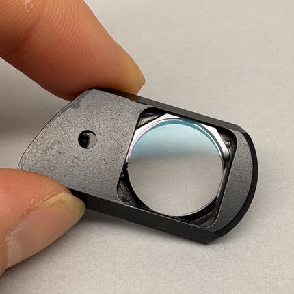 Nikon Plan Apo 60 oil DIC Nomarski Prism Slider f/ Plan Apo 60x oil Objective showing clean optical component.