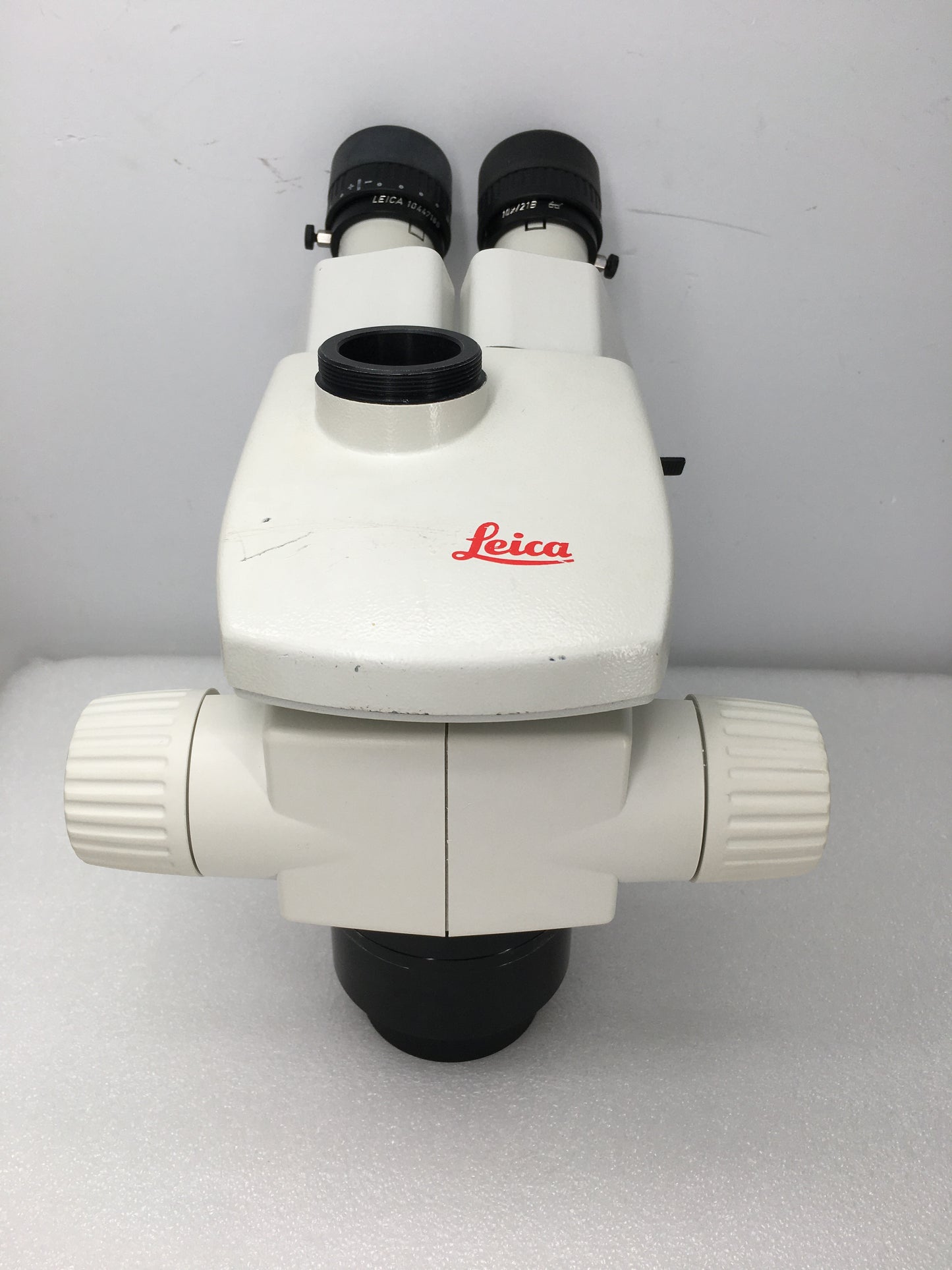LEICA M80 Trinocular Stereo Microscope w/10x Eyepieces w/0.5x Objective