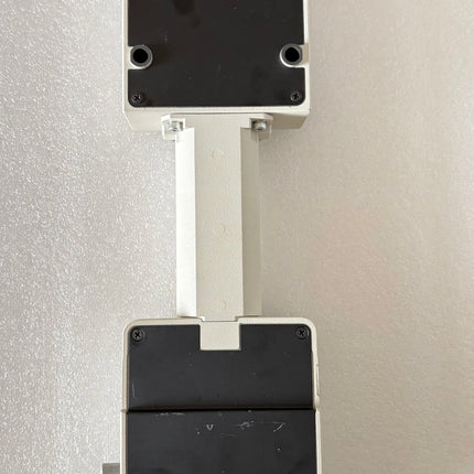 Nikon Microscope Y-THF Teaching Unit Face to Face top view showing the optical components and structure.